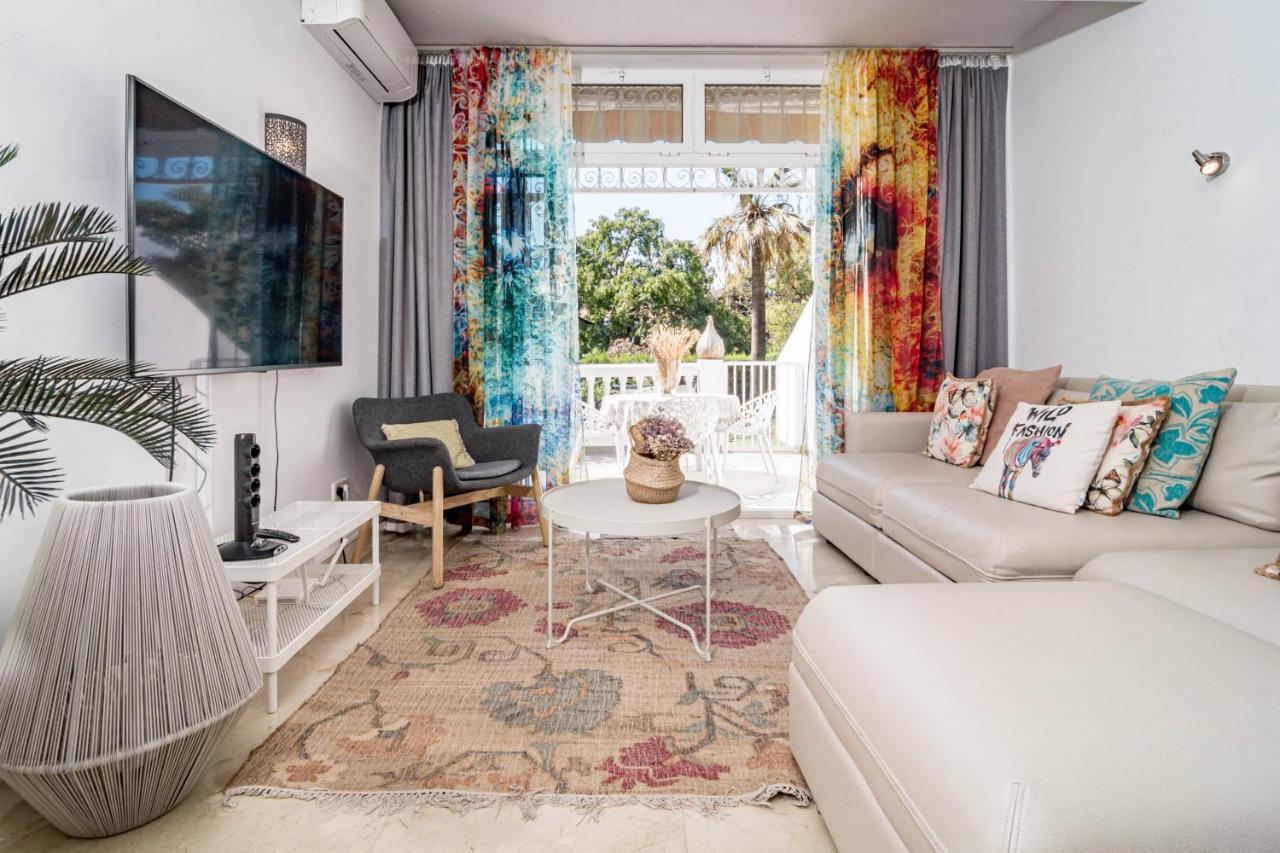 Casa vacanze Cozy 2 Bedroom Corner In Puerto Banus With A Stunning Terrace *
